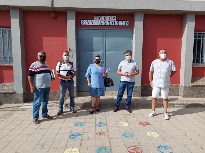 Imagen de la visita al centro para la firma del acta de replanteo / TA